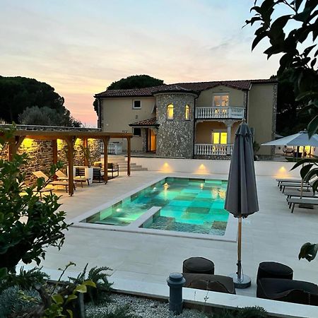 Olivea Luxury Suites Fažana Esterno foto