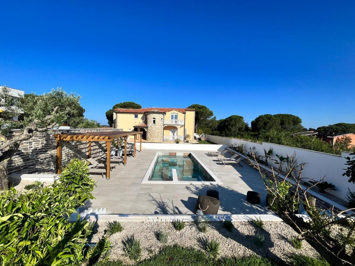 Olivea Luxury Suites Fažana Esterno foto