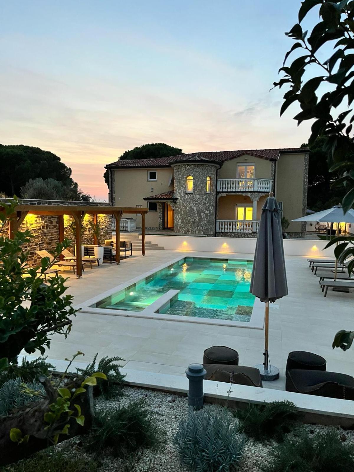 Olivea Luxury Suites Fažana Esterno foto