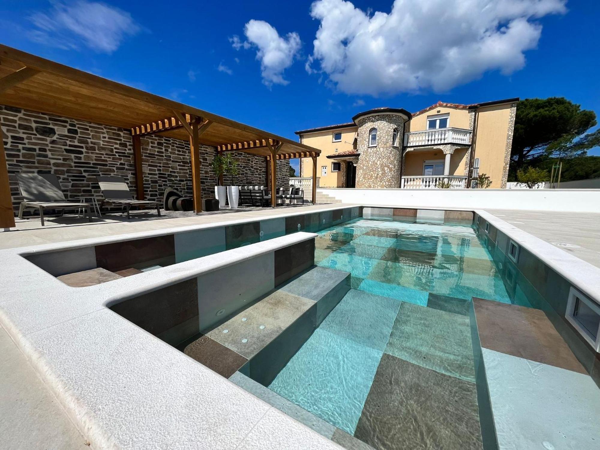 Olivea Luxury Suites Fažana Esterno foto